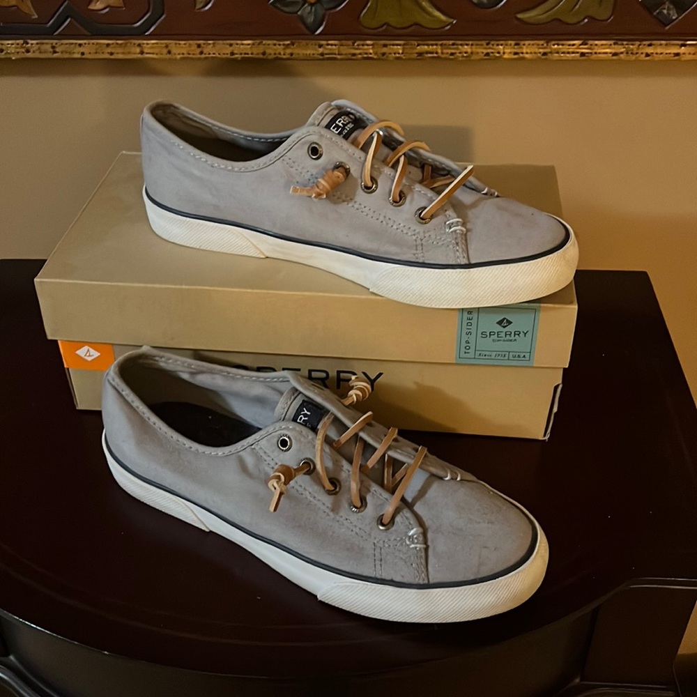 Sperry top sider sneakers. Size 7.5.